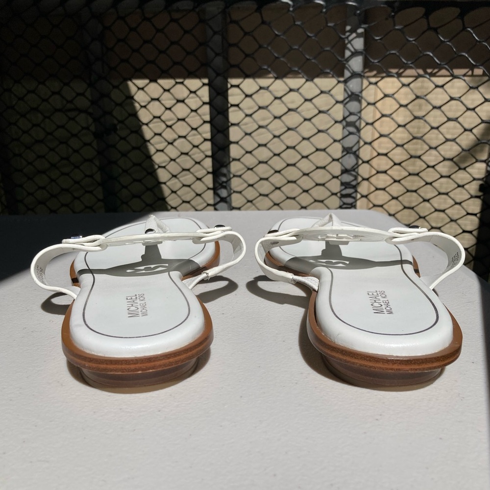 Michael Kors Optic White Leather Aubrey Cutout Thong Slides Sandals Silver Studs - Picture 9 of 15